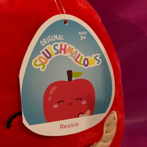 Squishmallow Ressie - Picture 3 of 4
